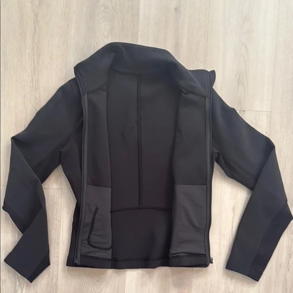 Lululemon Golf Wind-Resistant Jacket - Picture 4 of 5